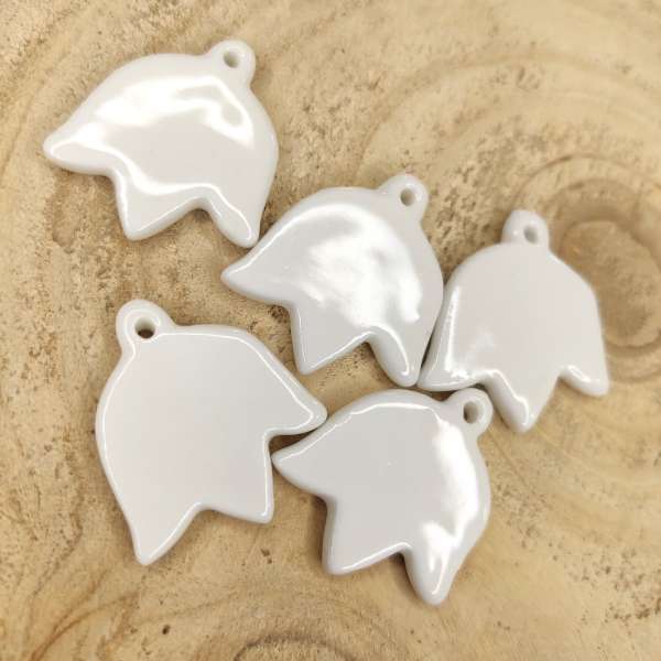 Gigli in Porcellana Bianca – Decorazioni Eleganti per Bomboniere, Partecipazioni e Fai da Te